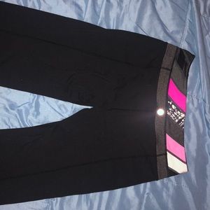 Lulu lemon groove pants. Reversible. Size 6